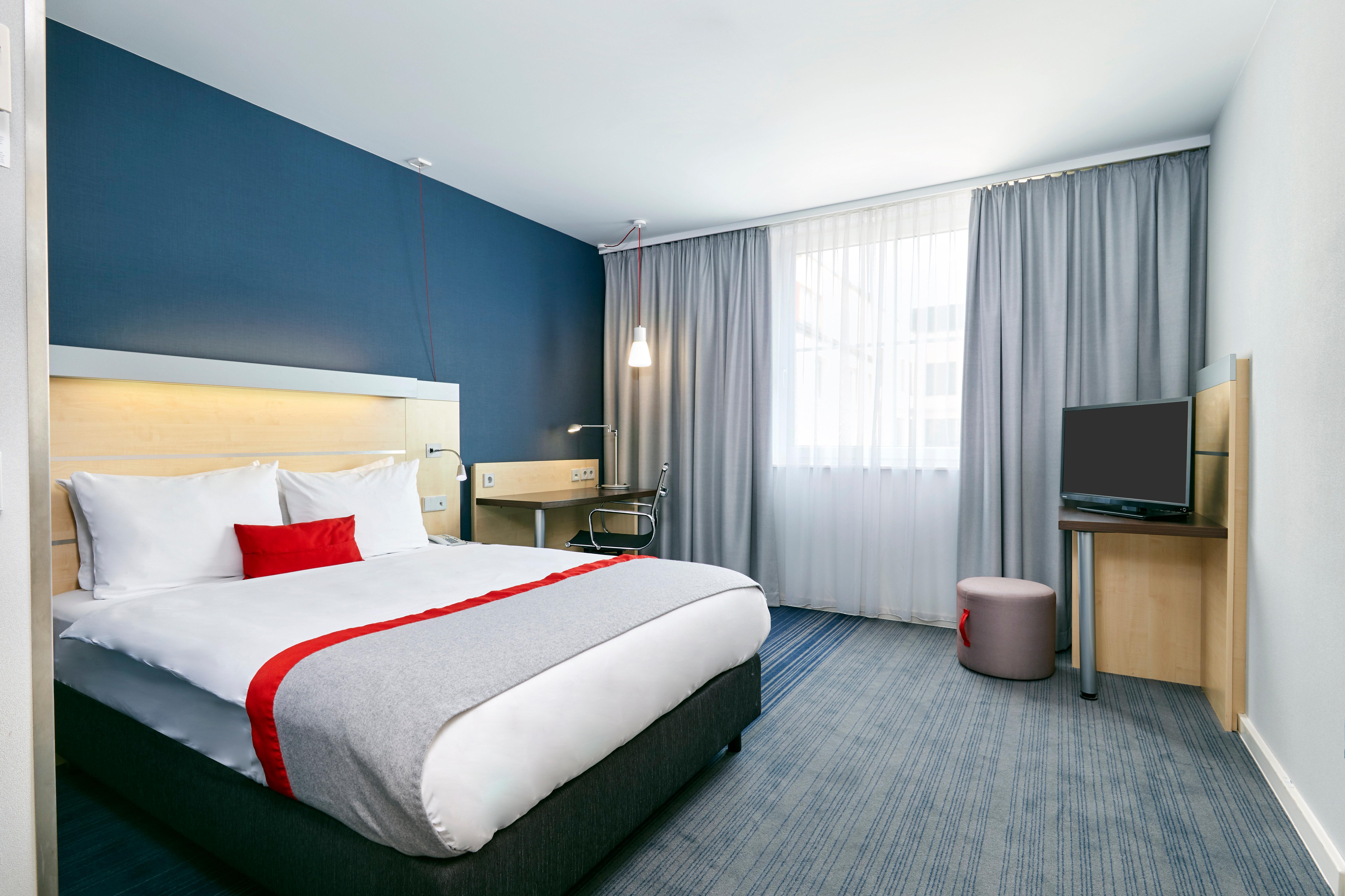 Holiday Inn Express Berlin City Centre By Ihg, Berlin